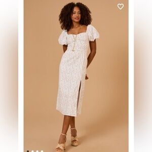 New with tags Everleigh Puff Sleeve Midi Dress